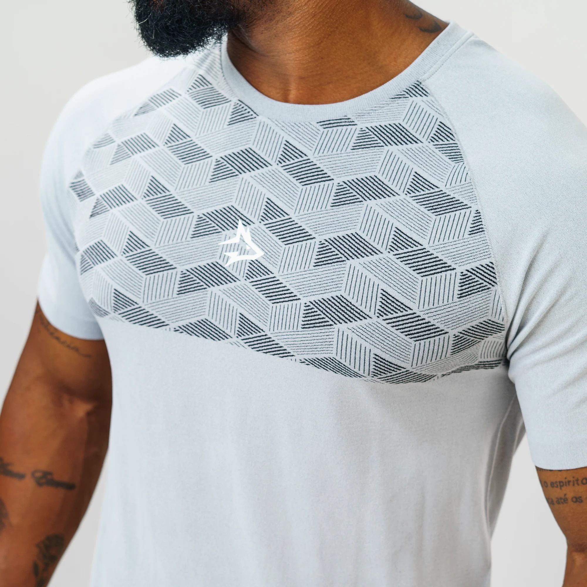 Camiseta Apex Dry Holographic Cinza Gelo - Sem Costura - Image 9