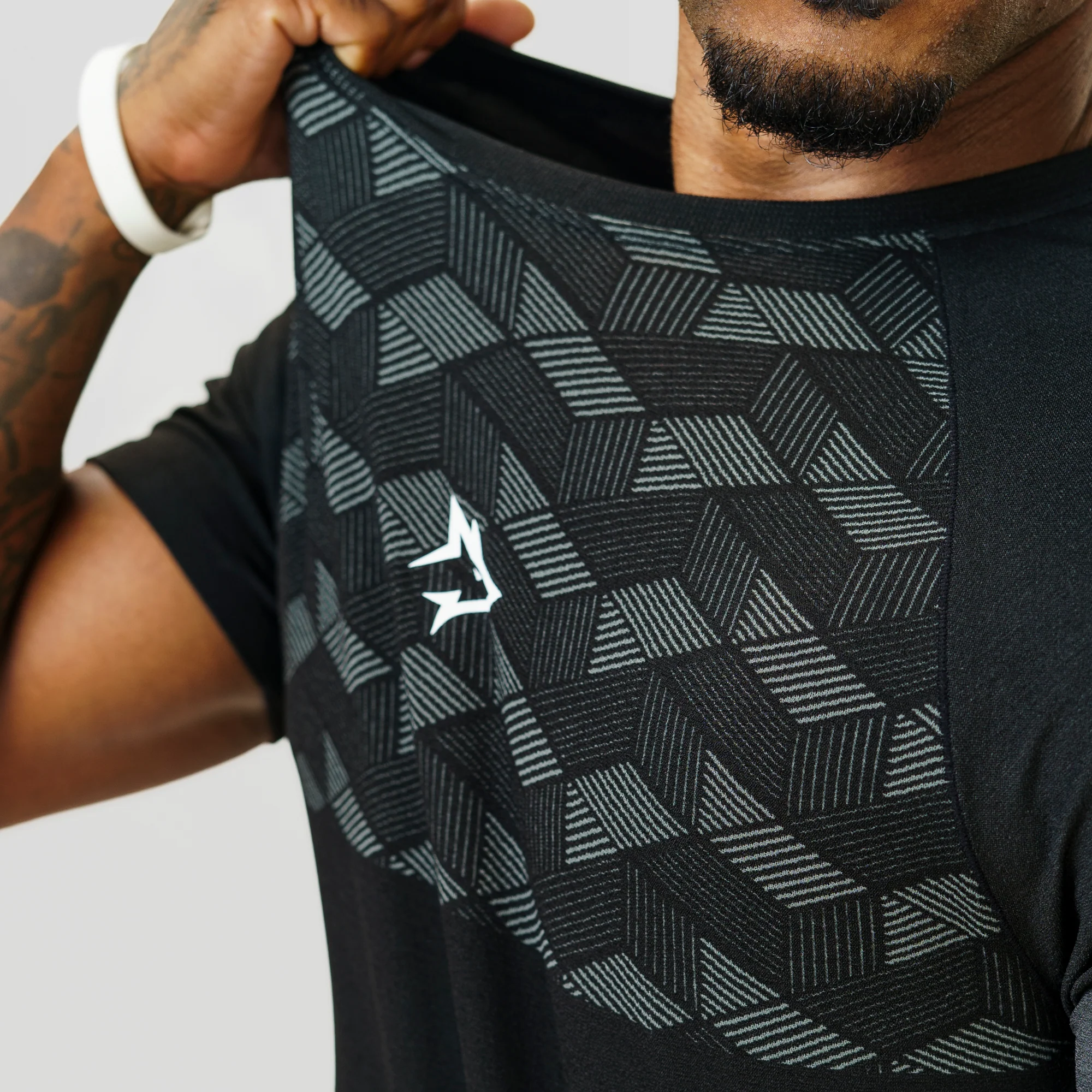 Camiseta Apex Dry Holographic Preto - Sem Costura - Image 5