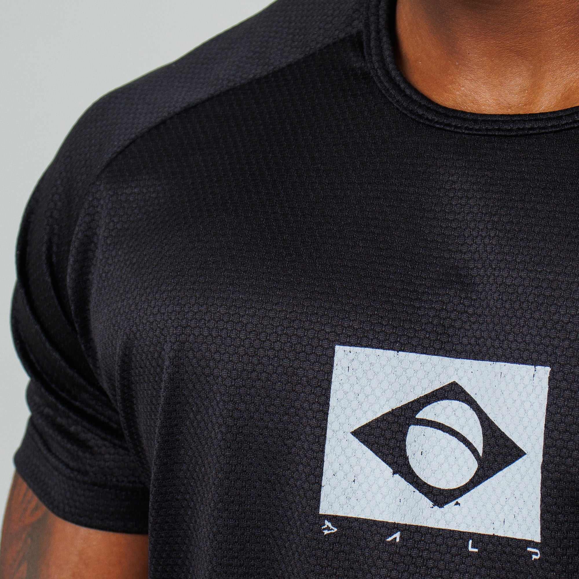 Camiseta Dry Fit Brasão Preto - Image 2