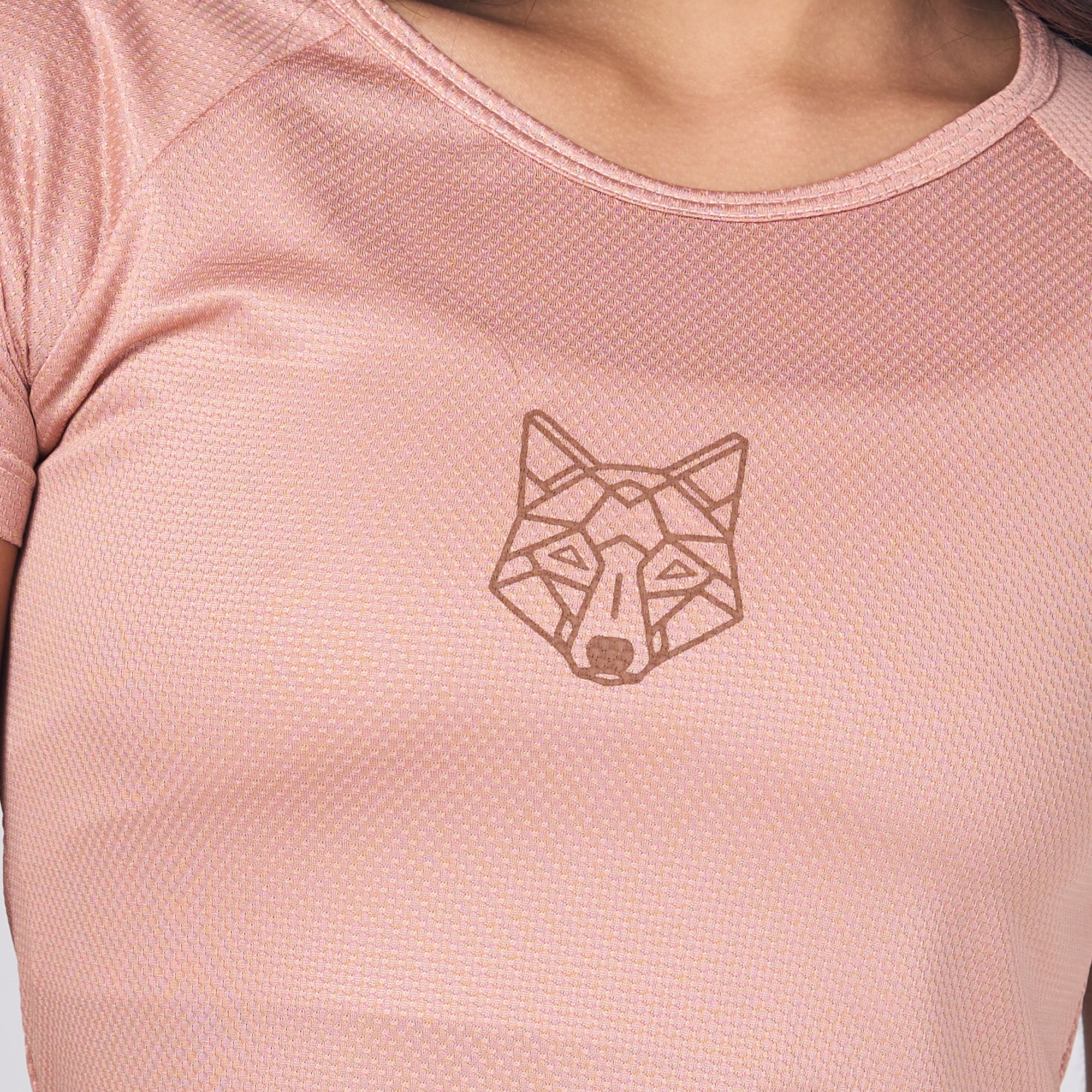 Camiseta Feminina Dry Fit Lobo Geométrico Marrom Cappuccino - Image 2