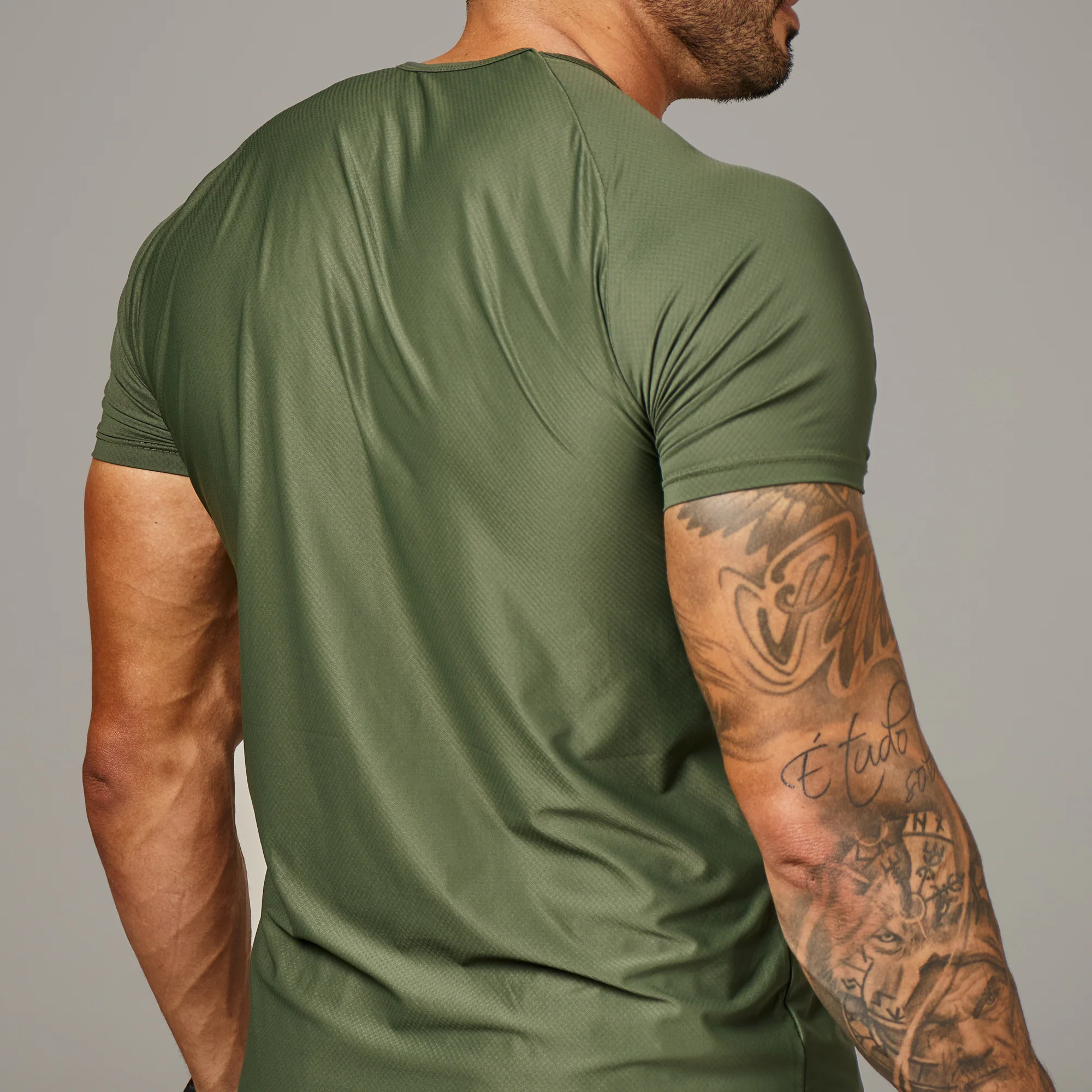 Camiseta Poliamida Core Lupus Verde Musgo - Image 6