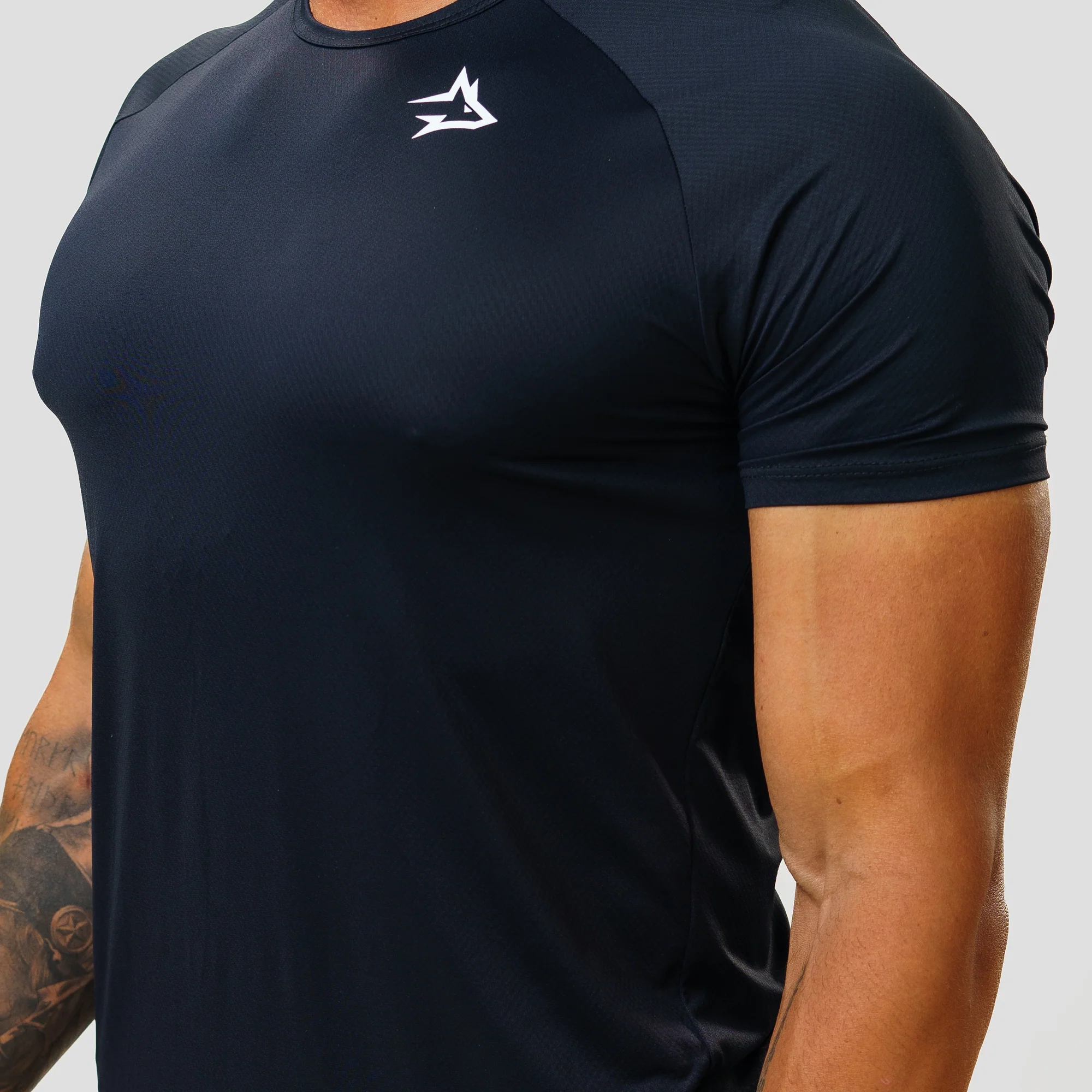 Camiseta Poliamida New Lupus Preto - Image 4