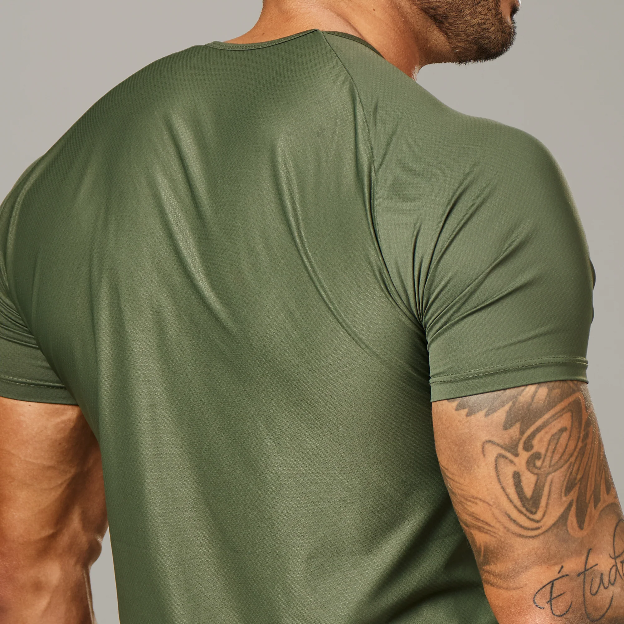 Camiseta Poliamida New Lupus Verde Musgo - Image 6