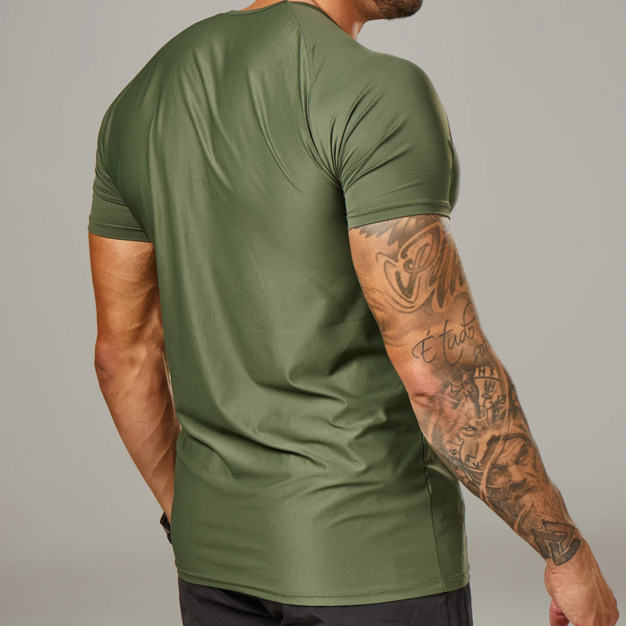 Camiseta Poliamida New Lupus Verde Musgo - Image 9